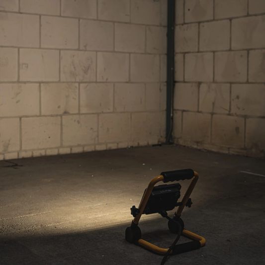 LED bouwlamp op standaard waterdicht met stekker – 30 Watt