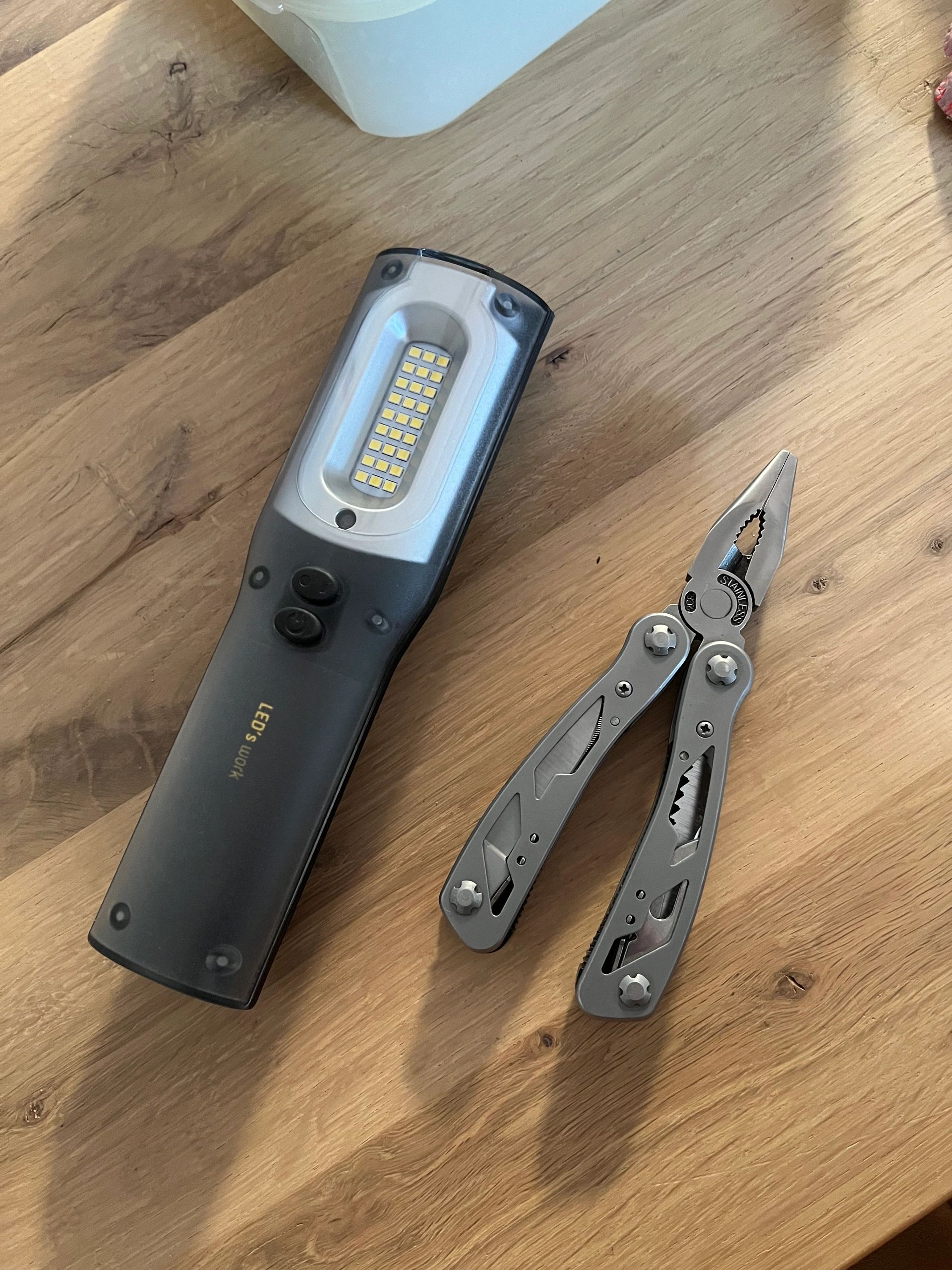 Krachtige oplaadbare LED looplamp met zaklampfunctie 1000 Lumen